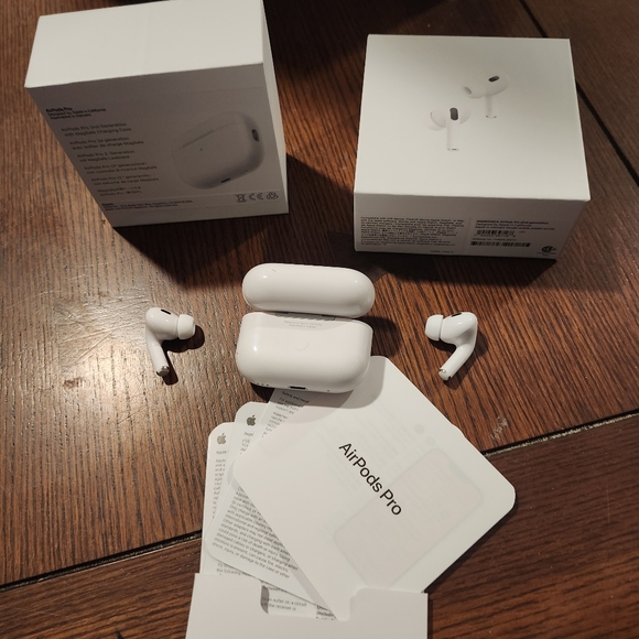 Apple AirPods Pro - Picture 9 of 10